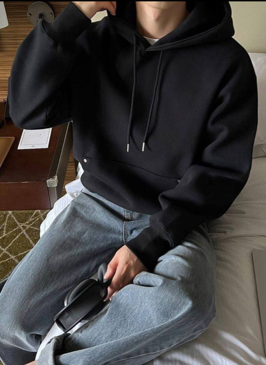 High Quality Black Hoodie Now At The Lowest Link