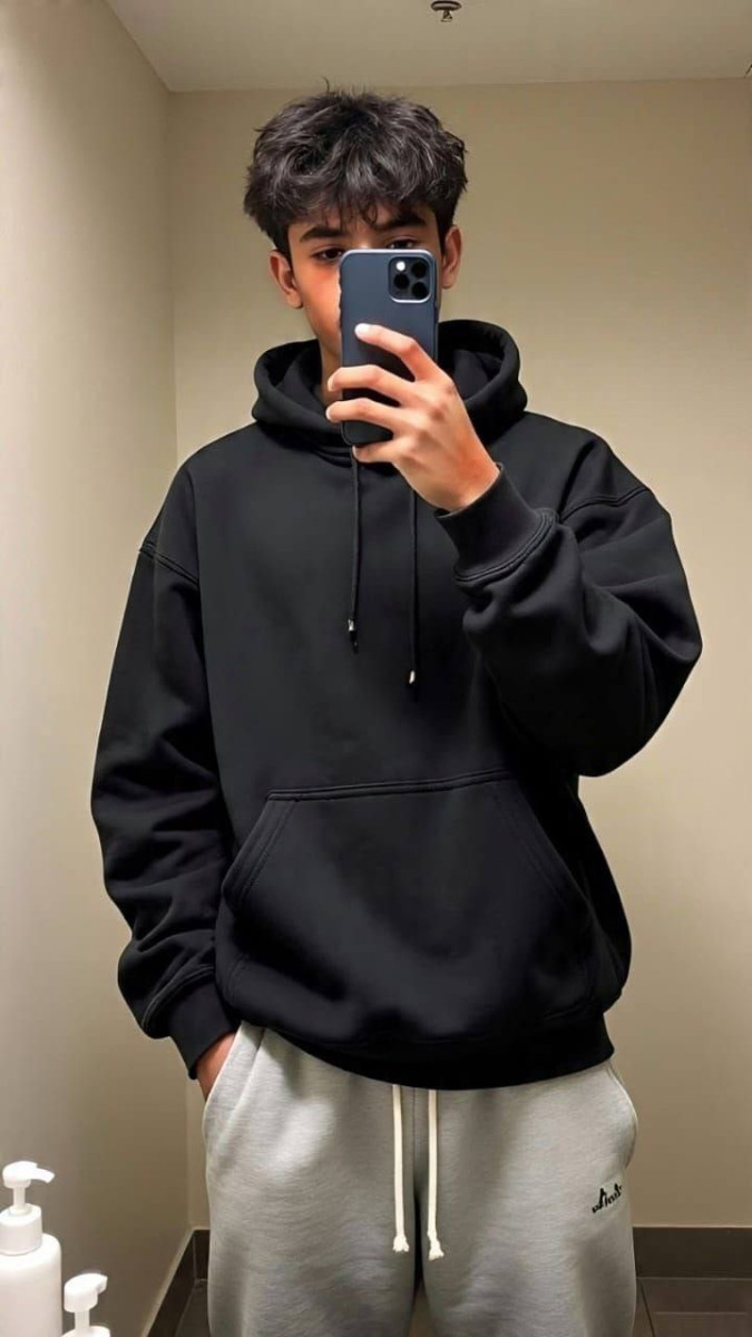 Premium Black Hoodie Now At 280 - Loot Lo