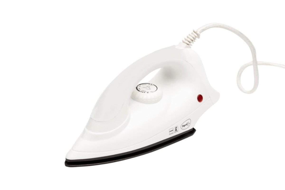 Grab 499pigeon Aluminum Ivory 1000 Watts Dry Iron (pack Of 1)