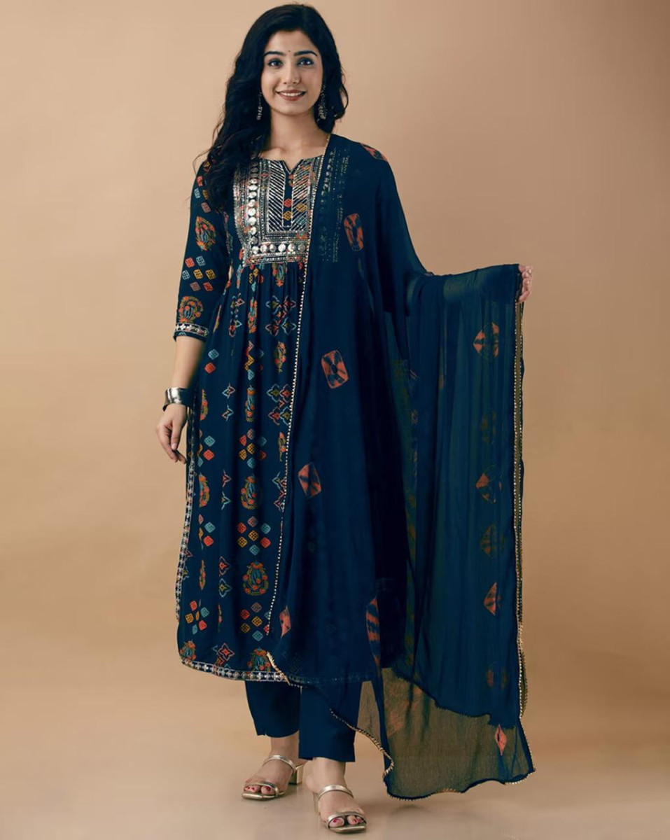 Nyrika Women Embroidered Straight Kurta Set 630
